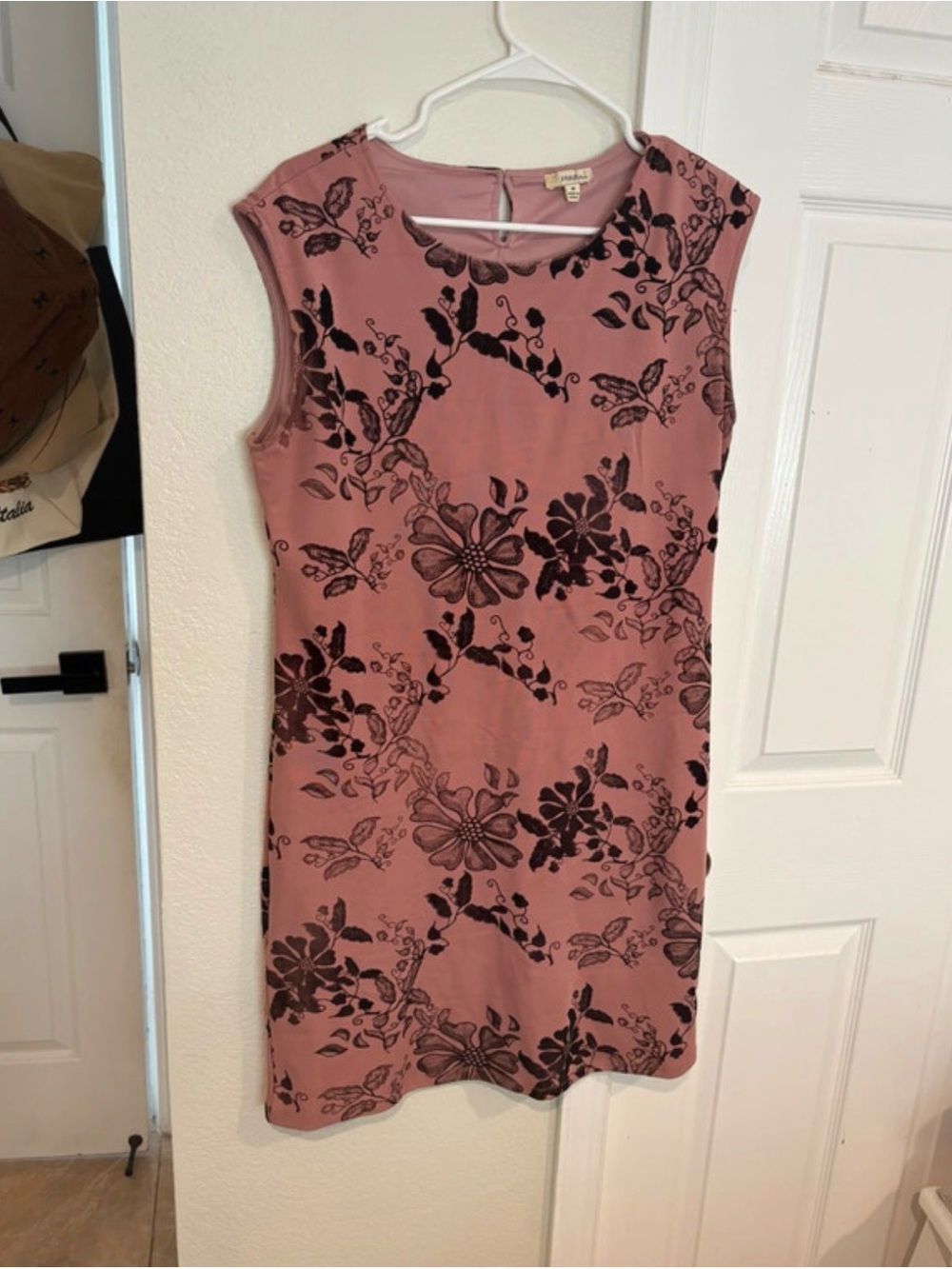 Haani Rose Mauve Floral Sleeveless Shift Dress